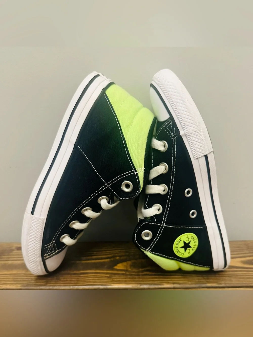 Converse All Star Chuck Taylor High Top Shoes Black/Slime Green Youth Size 2